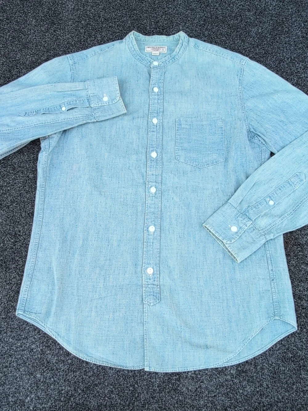 J Crew Wallace & Barnes Shirt Mens Small Blue Chambray Long Sleeve Button Up